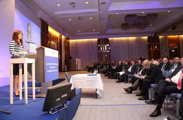 華為高級副總裁陳黎芳：開放合作，構(gòu)建生態(tài)，擁抱信息社會