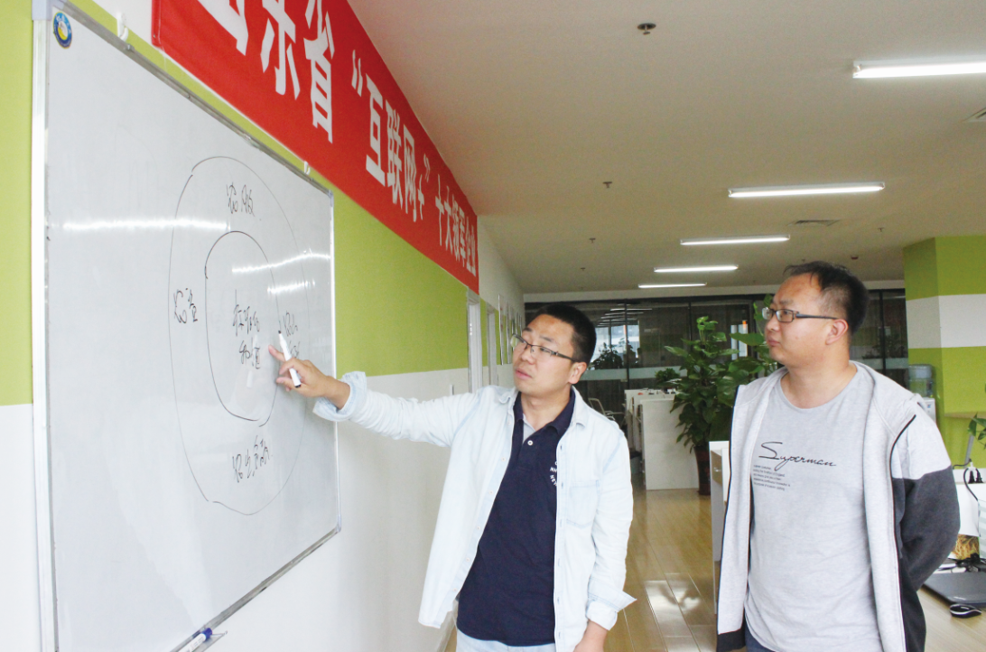 聚焦“互聯(lián)網(wǎng)+農(nóng)業(yè)”，80后小伙打造“種地?！逼脚_