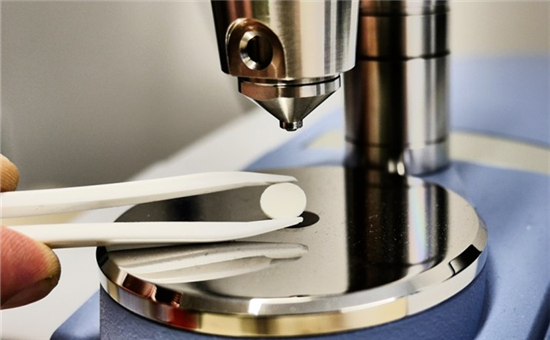 充電及壽命優(yōu)勢不足 固態(tài)電池技術(shù)進(jìn)展