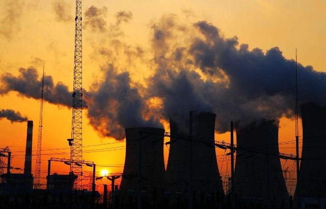 我國的火電廠燃燒一噸的煤礦，能產(chǎn)生多少電量？